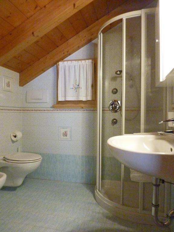 Appartamenti Majon Sotroi Campitello di Fassa Habitación foto