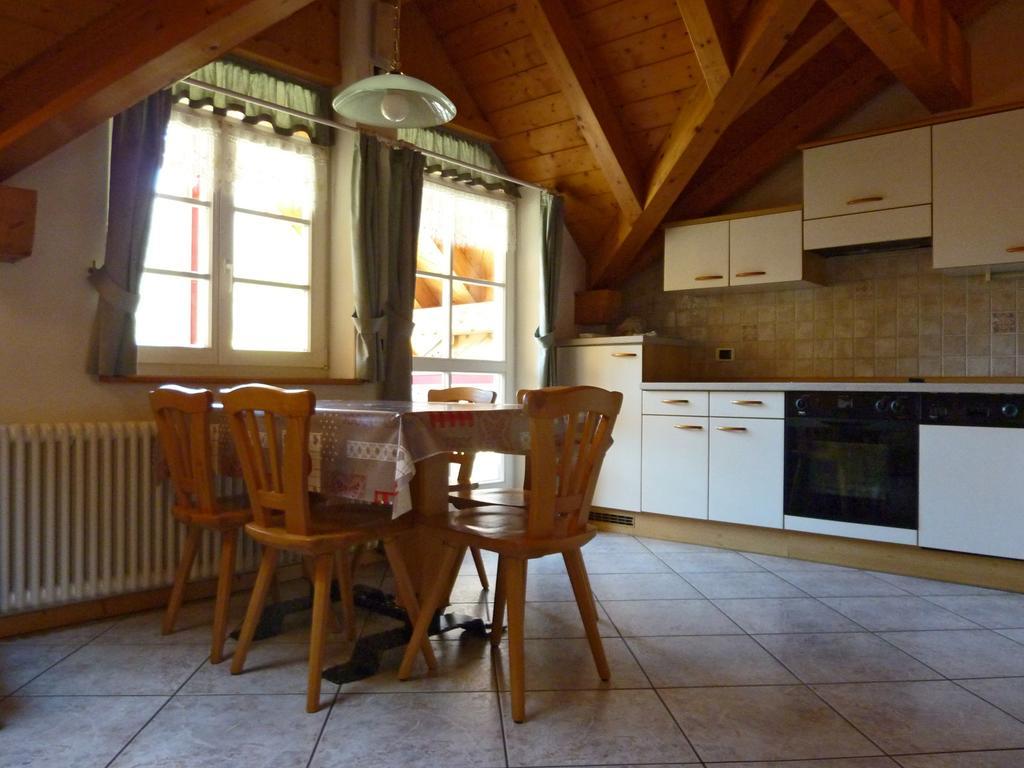 Appartamenti Majon Sotroi Campitello di Fassa Habitación foto